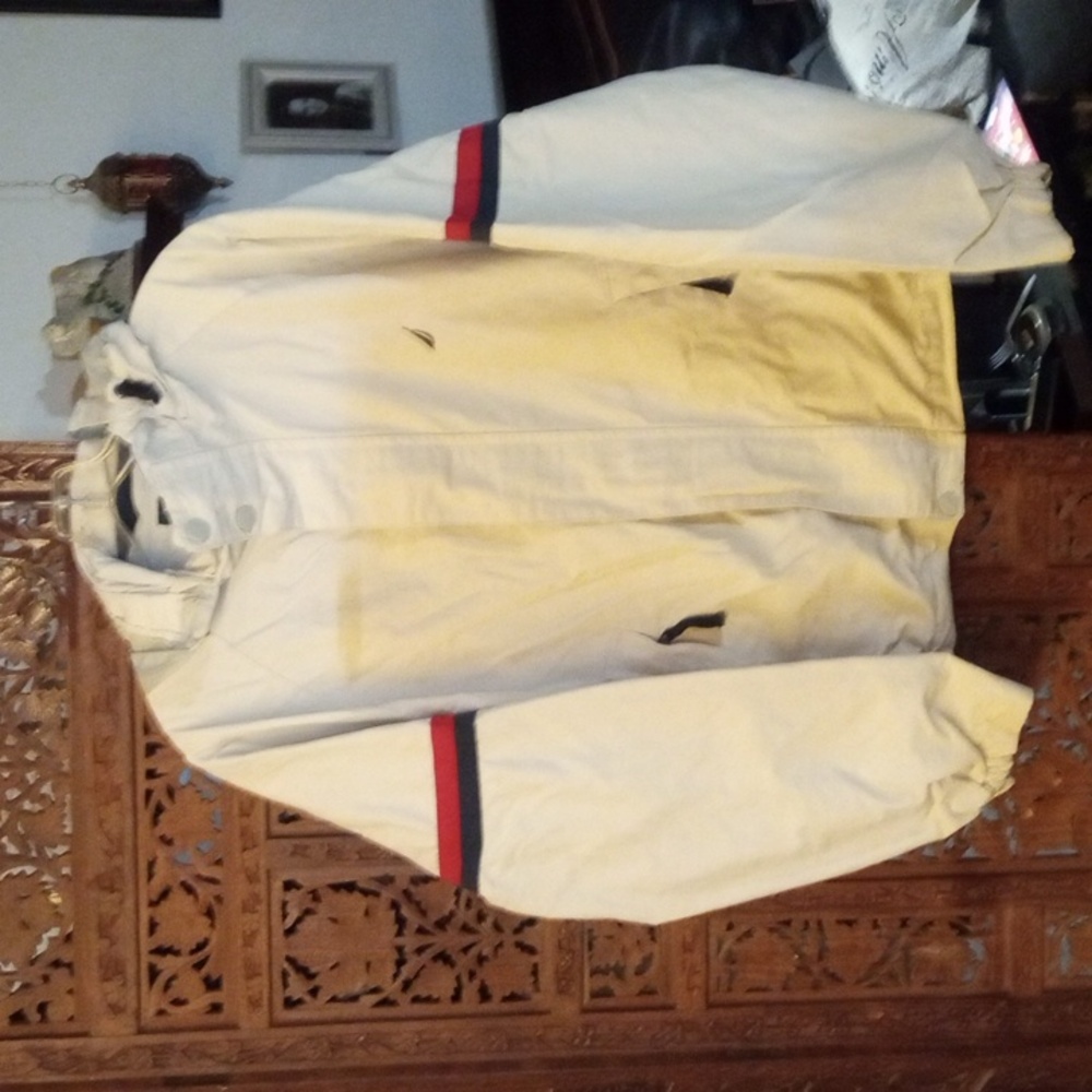Like new, Nautica men's windbreaker. Lined, side M